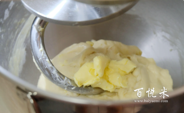 詳細(xì)步驟教你在家做面包,暄軟醇香久放不硬,比買的還好吃